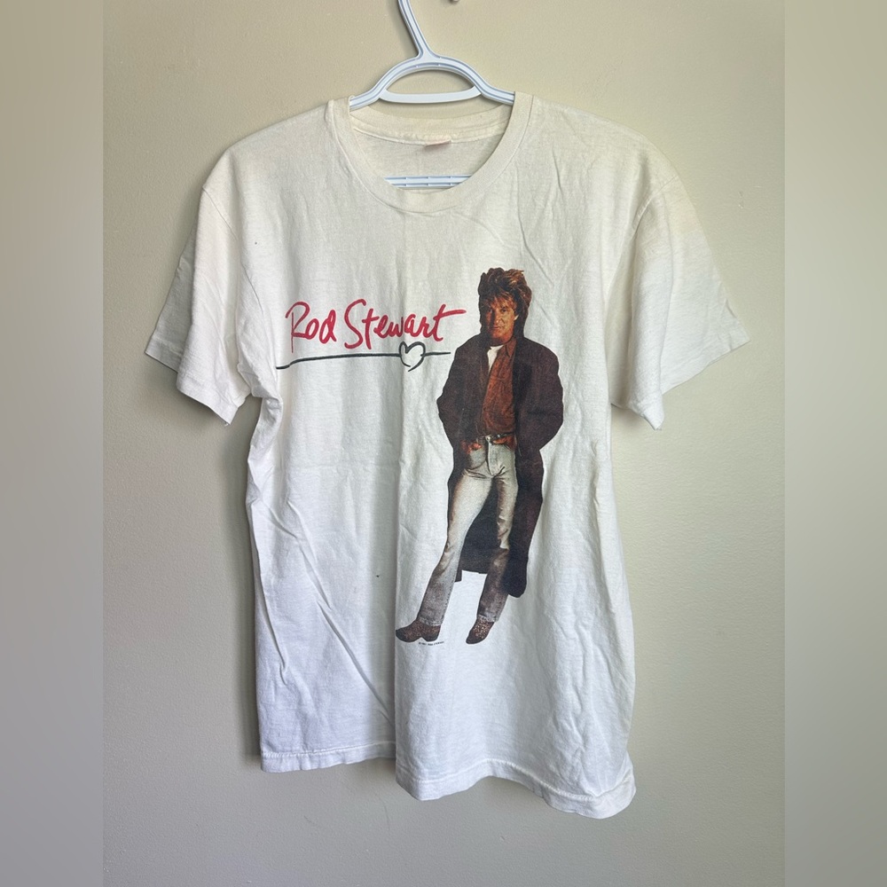 Vintage Hanes Size L  White Short Sleeve Tees